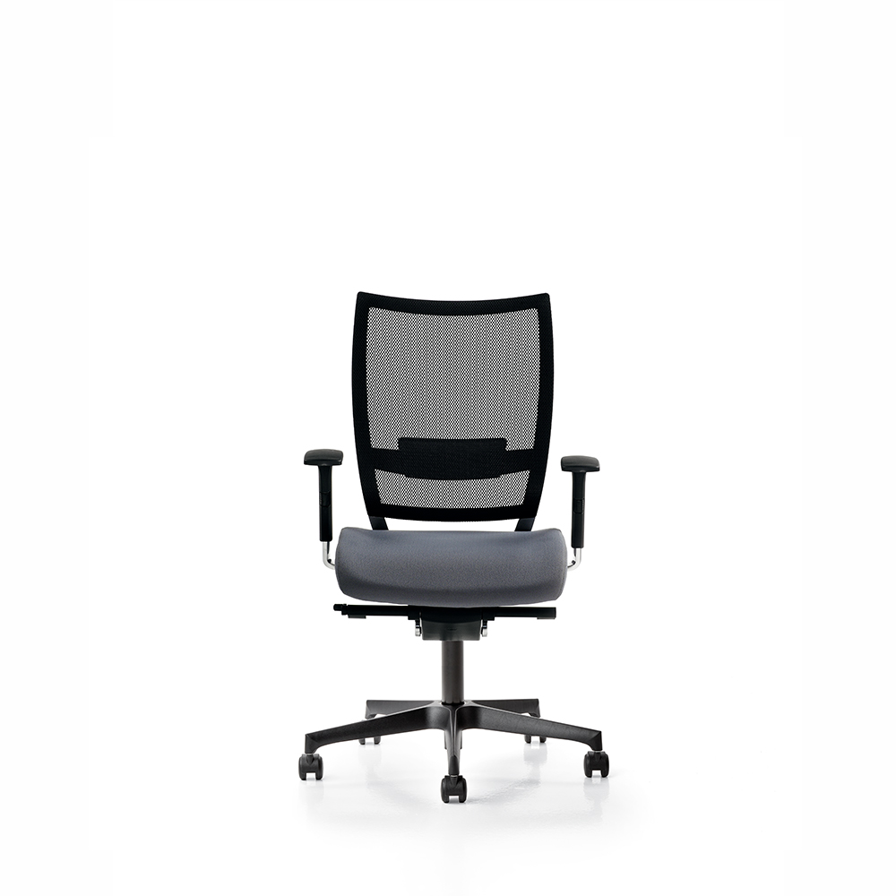 Sedie ufficio con braccioli, in rete, top struttura nera e sedile con traslatore Modello CONCEPT D007/Ne Italexpo
